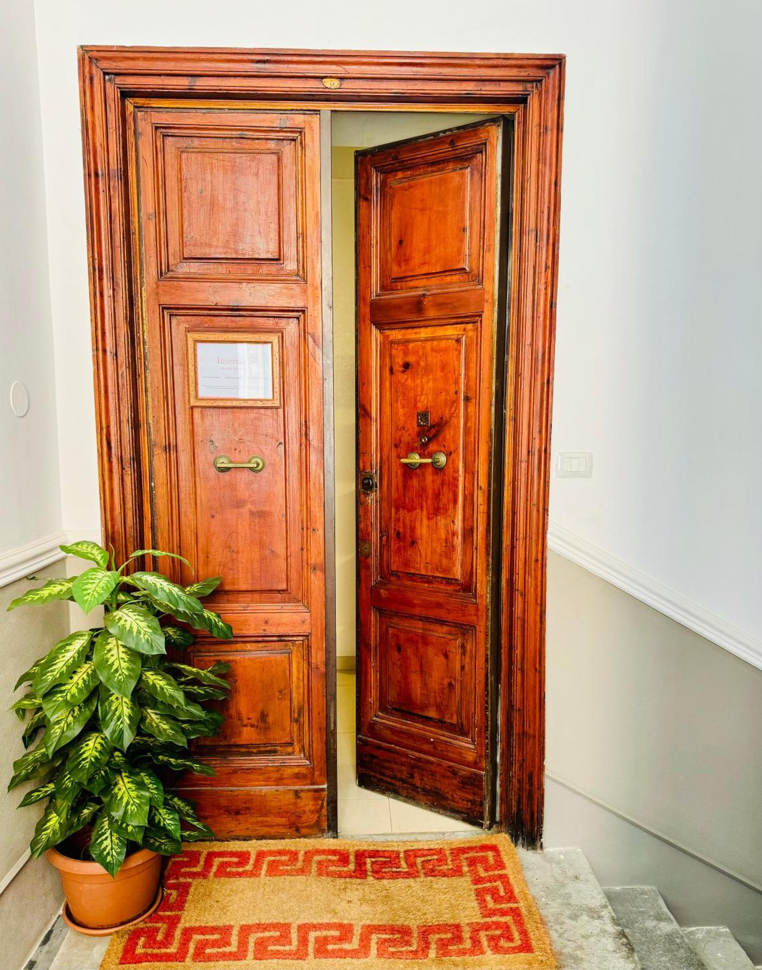 Interno 5 B&B โรม ภายนอก รูปภาพ